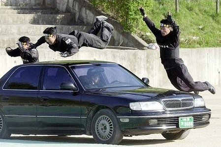ninjas attacking car