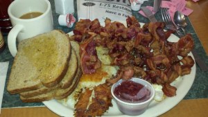 This breakfast platter from Tony's I-75 restaurant in Birch Run, MI, has 1 pound of bacon.